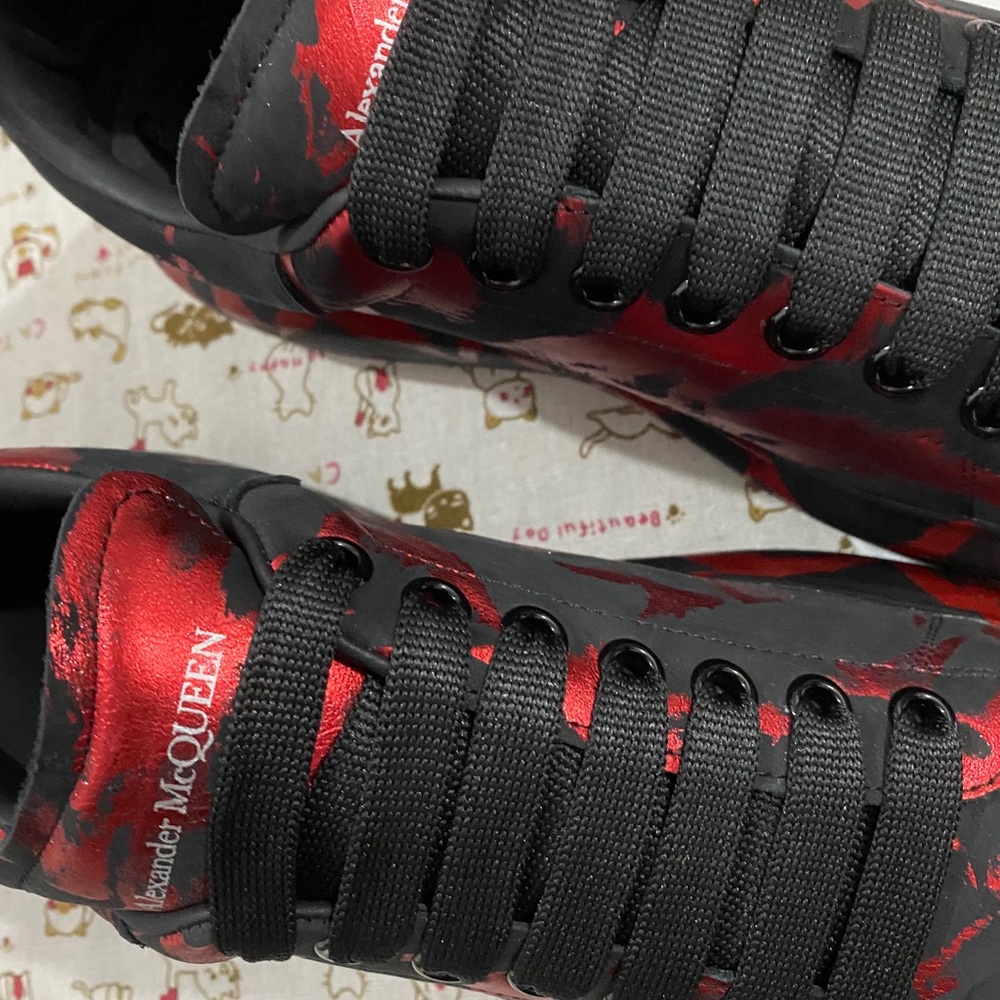 Alexander McQueen Black & Red Leather Low-Top Sneakers - Picture 3 of 9